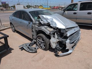 2015 Ford Fusion SE - Exterior Front Right Corner Image
